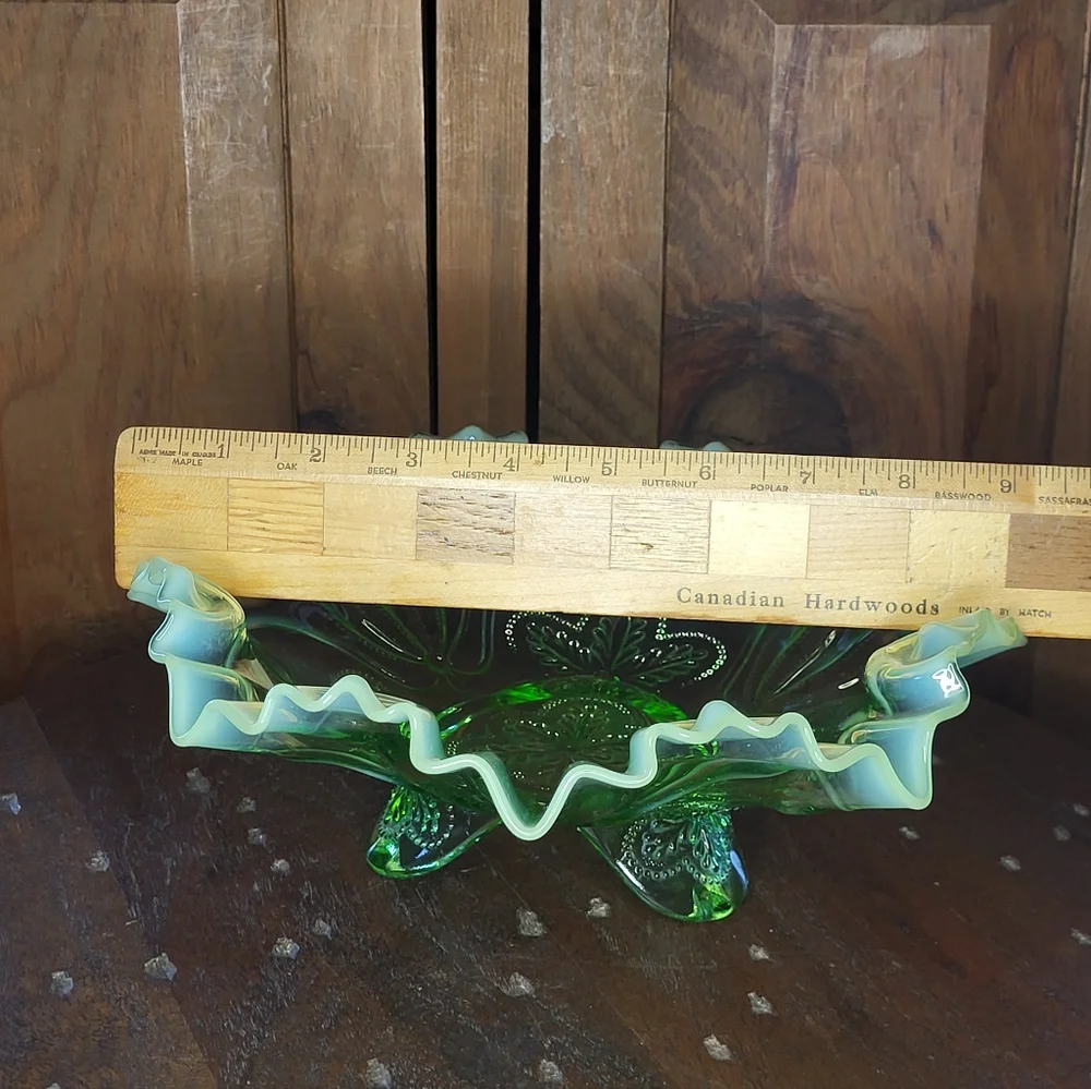 Antuque Green Glass Bowl - Picture 11 of 13